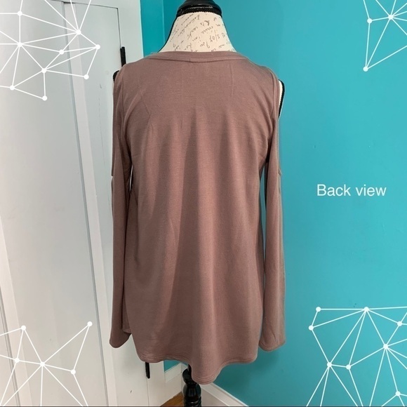 TRESICS Cold Shoulder Long Sleeve Top - Picture 3 of 5